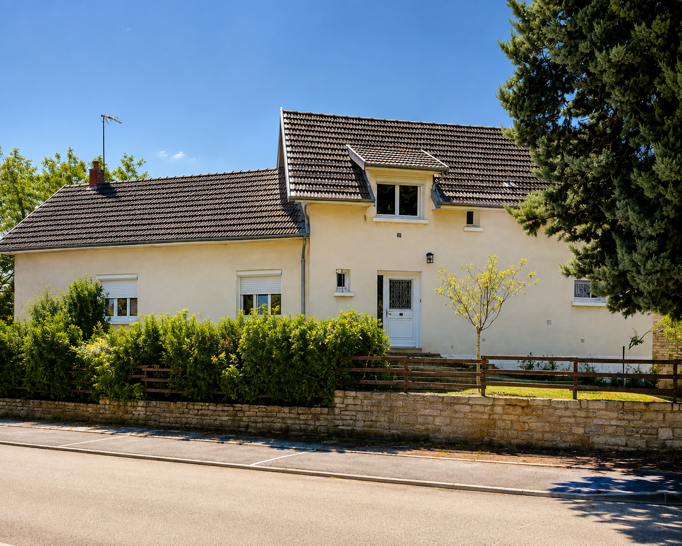 EN EXCLUSIVITÉ Maison familiale à Ruffey-lès-Échirey